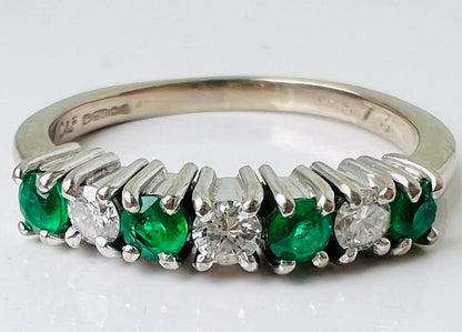 Vintage 18ct Gold Emerald & Diamond Ring