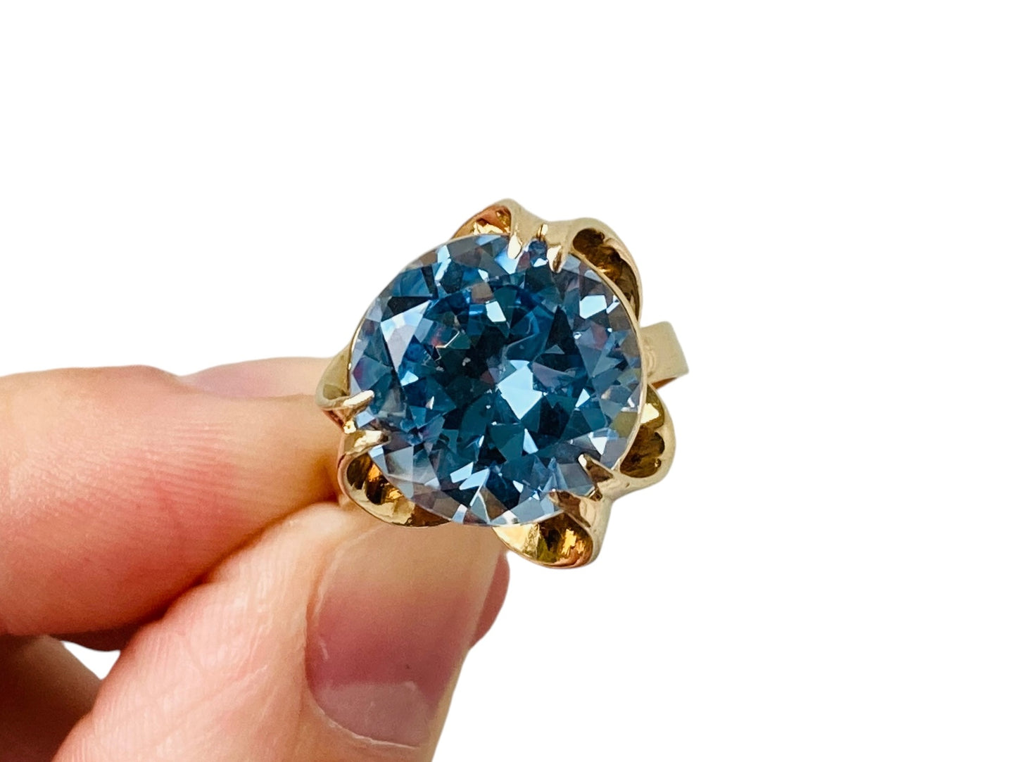 Vintage 9ct Gold Synthetic Spinel Ring