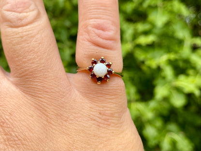 Vintage 9ct Gold Opal & Garnet Ring
