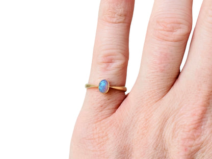 Antique 18ct Gold Opal Ring