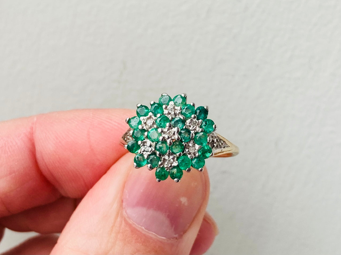 Vintage 9ct Gold Emerald & Diamond Ring