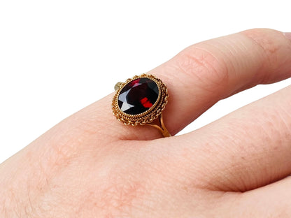 9ct Gold Garnet Ring