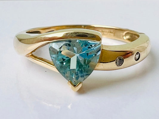 9ct Gold Topaz & Diamond Ring