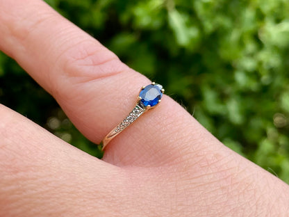 Vintage 9ct Gold Sapphire & Diamond Ring