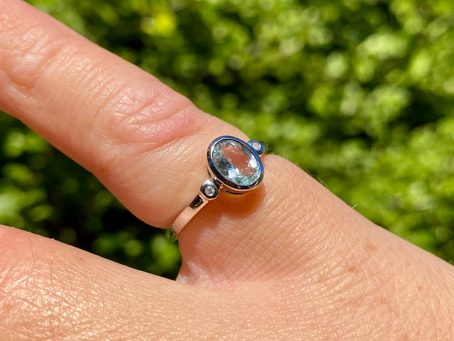 9ct Gold Aquamarine & Diamond Ring