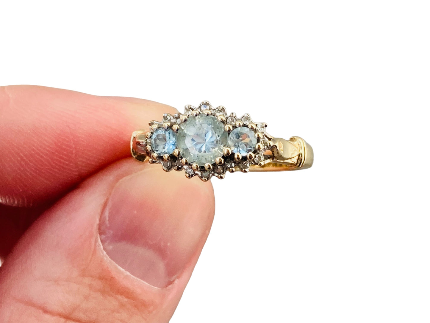 9ct Gold Aquamarine & Diamond Ring