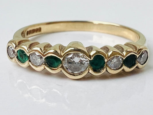 Vintage 9ct Gold Emerald & Diamond Ring