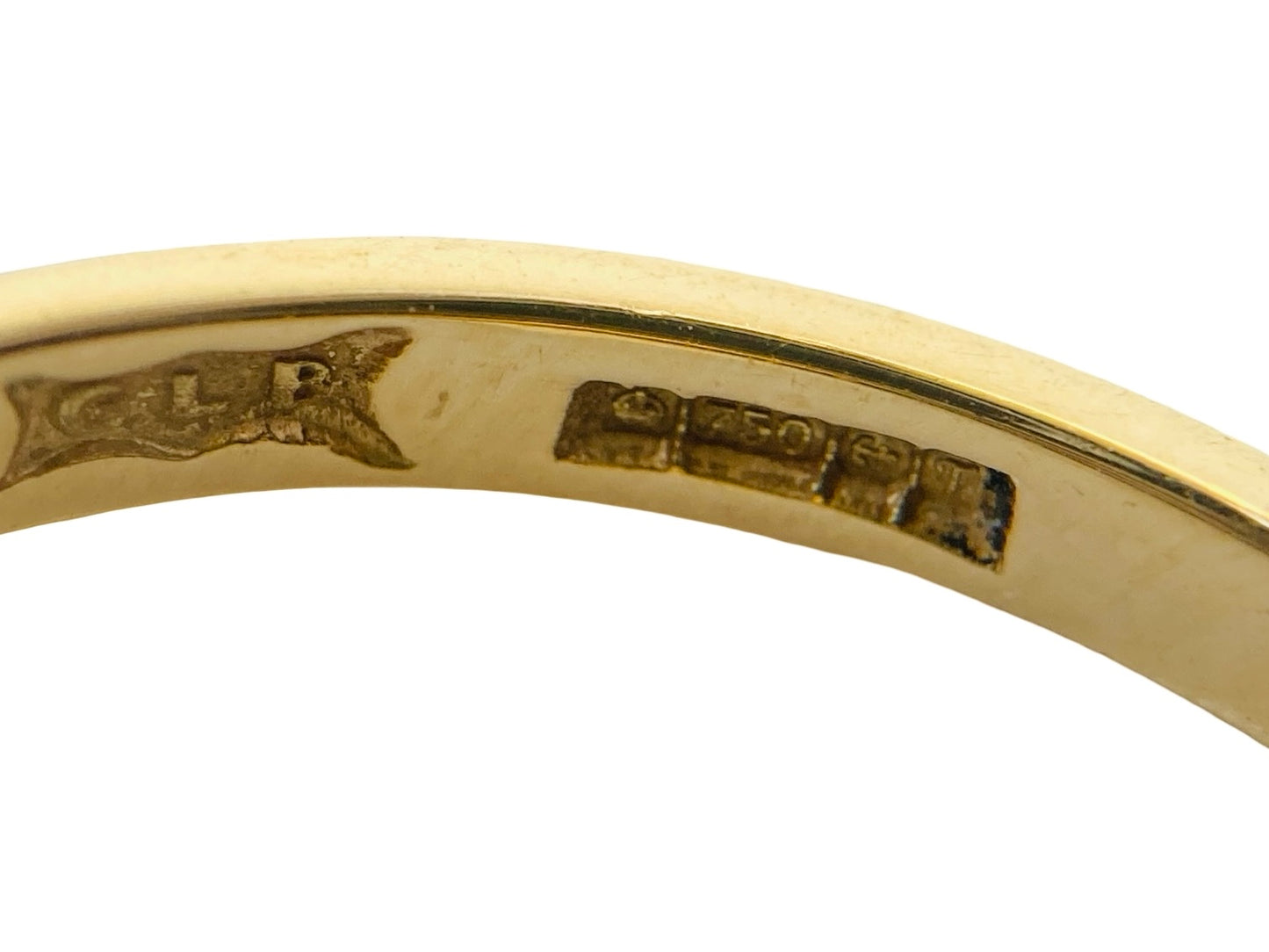 Vintage 18ct Gold Three-Stone Diamond Ring
