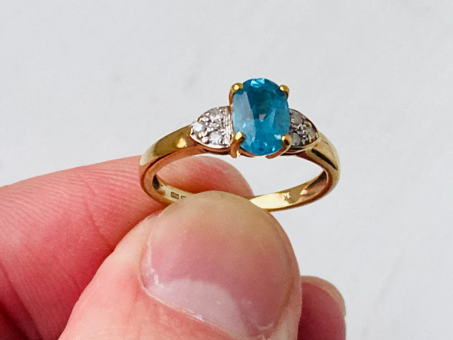 9ct Gold Topaz & Diamond Ring