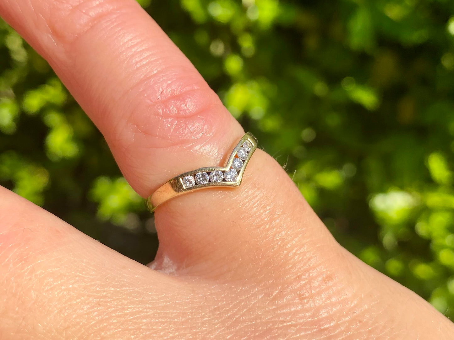 9ct Gold Diamond Wishbone Ring