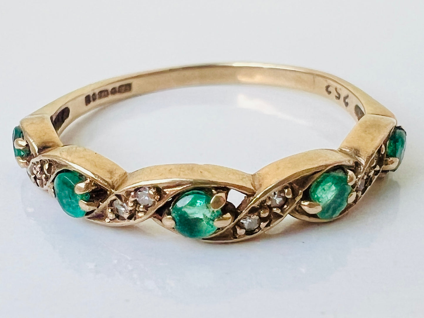 Vintage 9ct Gold Emerald & Diamond Ring