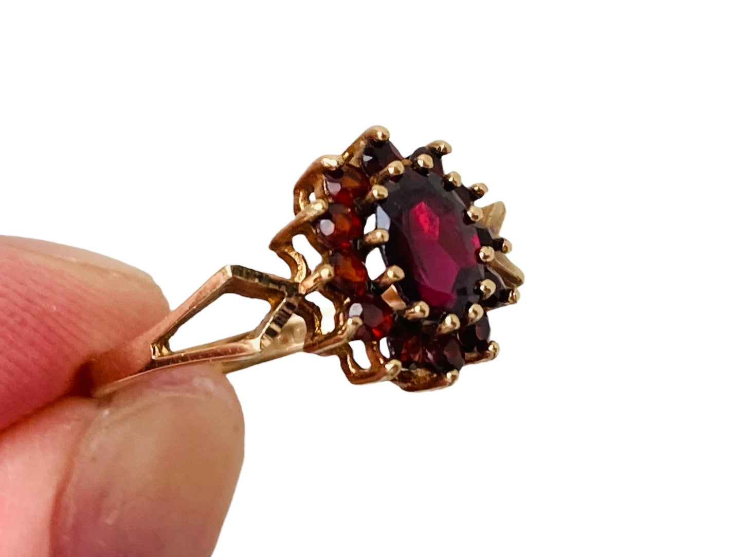 Vintage 9ct Gold Garnet Ring