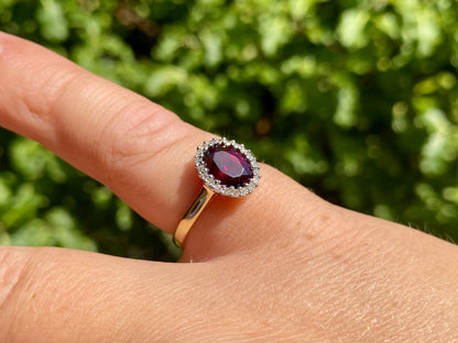 9ct Gold Garnet & Diamond Ring