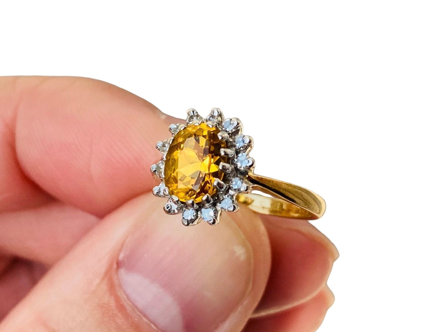 Vintage 18ct Gold Citrine & Diamond Ring