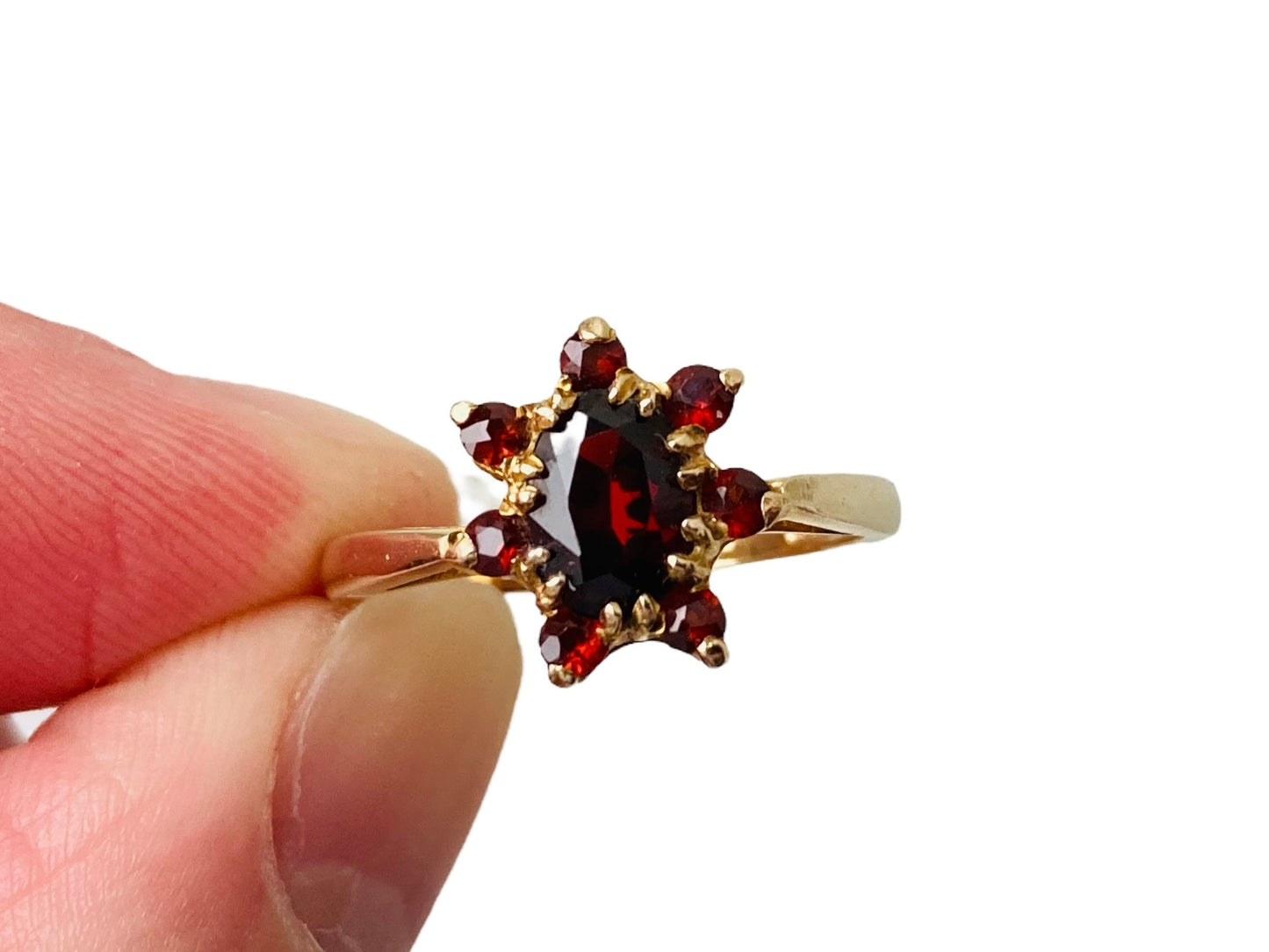 Vintage 9ct Gold Garnet Ring