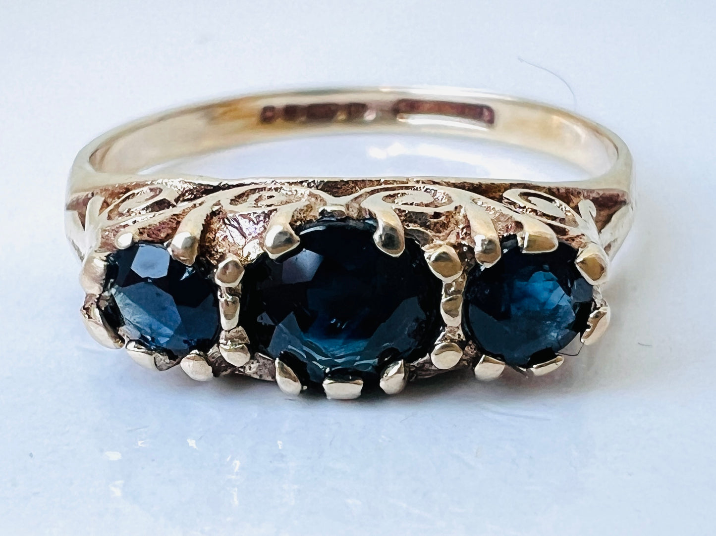 Vintage 9ct Gold Sapphire Ring