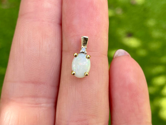 10ct Gold Opal & Diamond Pendant