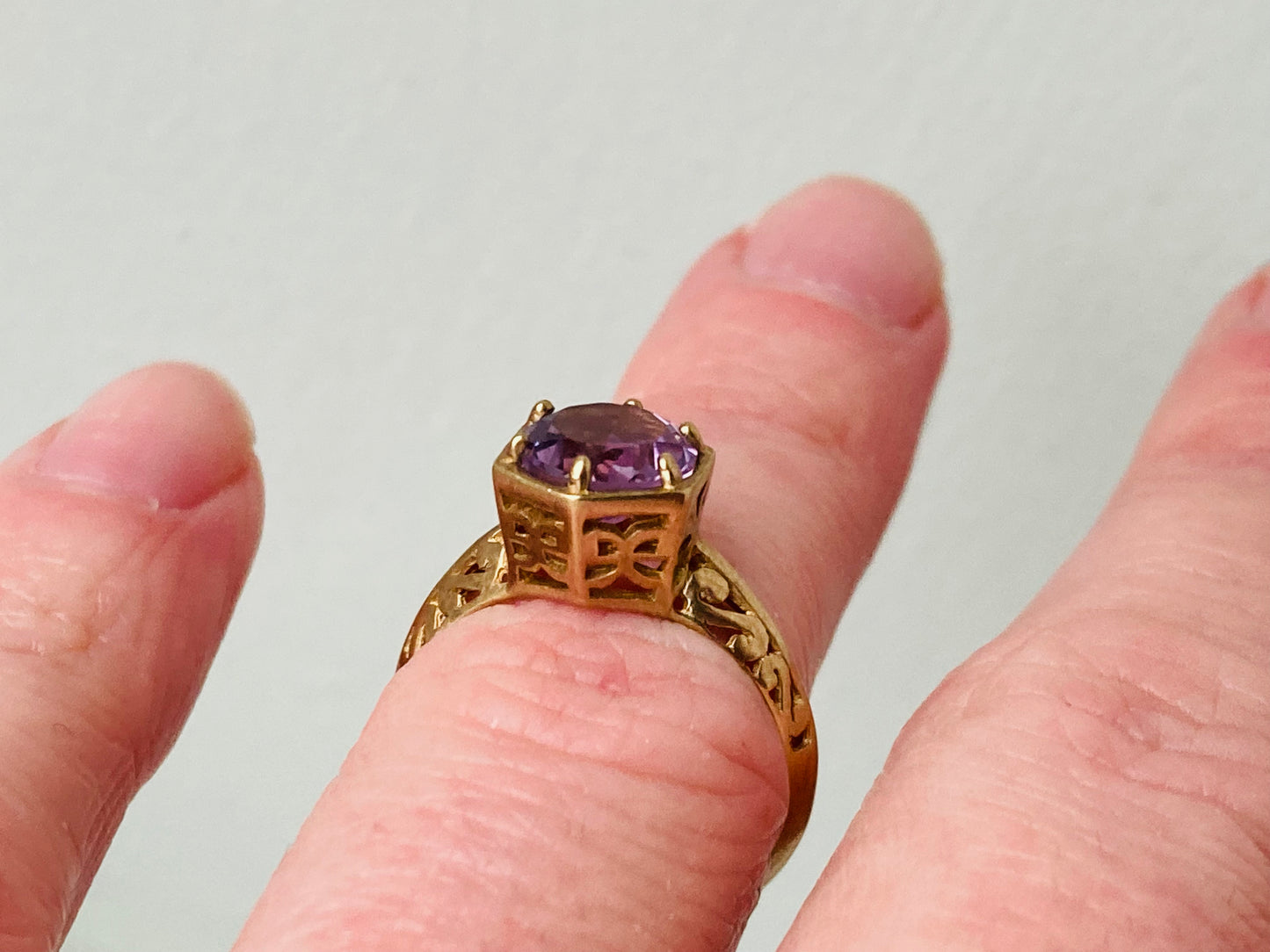 9ct Gold Amethyst Ring