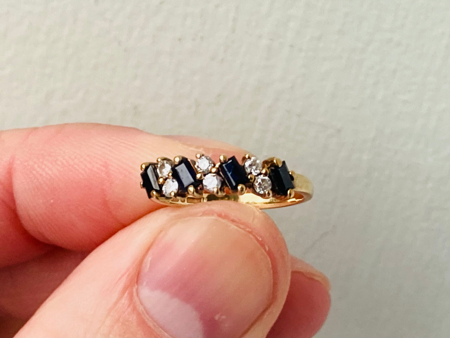 Vintage 9ct Gold Sapphire & Diamond Ring