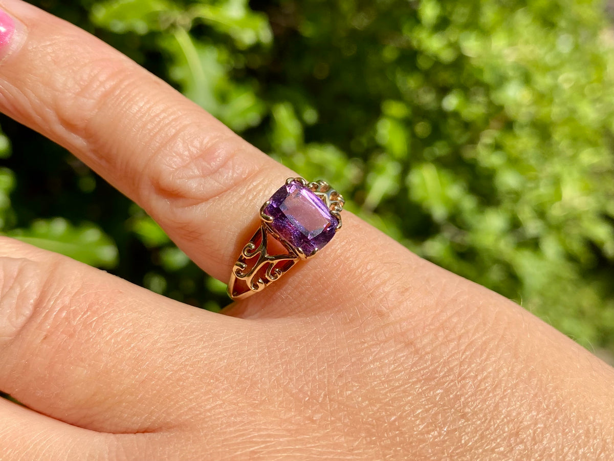 9ct Gold Amethyst Ring