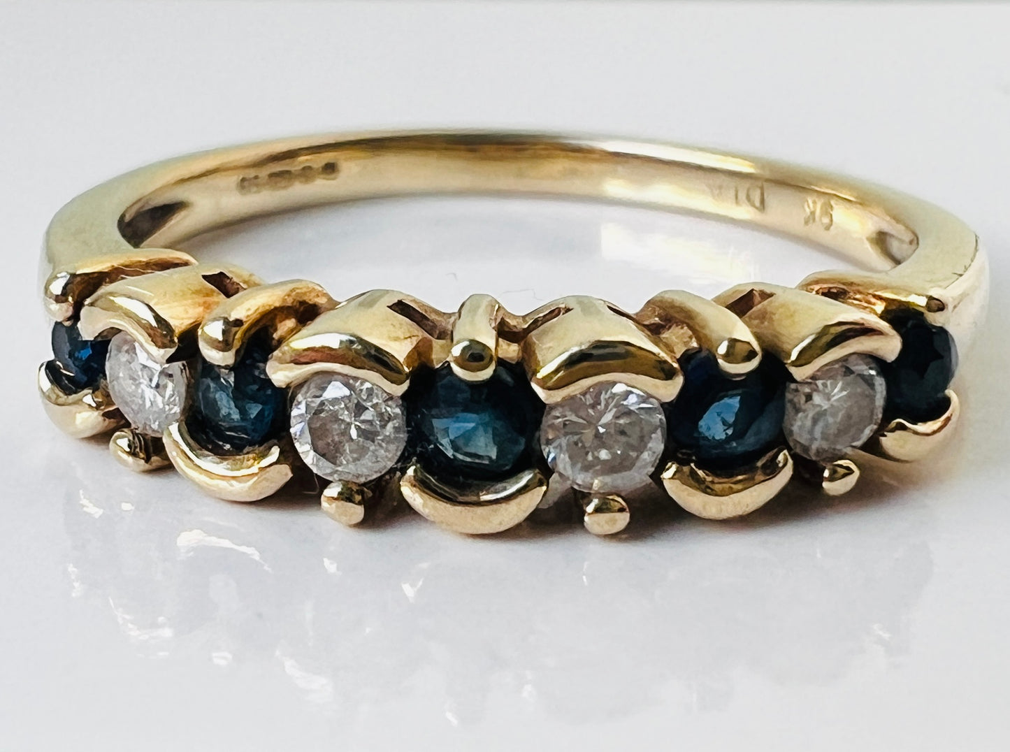 Vintage 9ct Gold Sapphire & Diamond Ring
