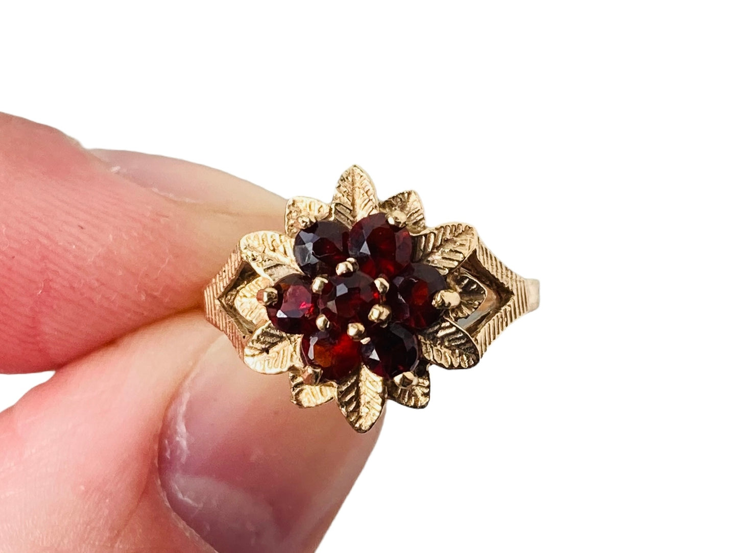 Vintage 9ct Gold Garnet Ring