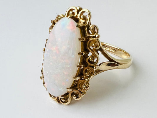 Vintage 9ct Gold Opal Ring