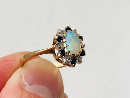 Vintage 9ct Gold Opal & Sapphire Ring