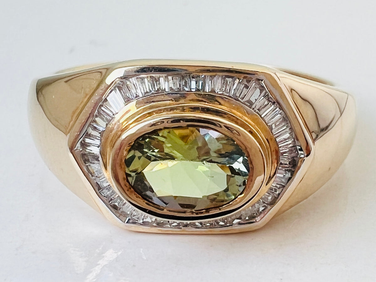 9ct Gold Green Garnet & Diamond Ring