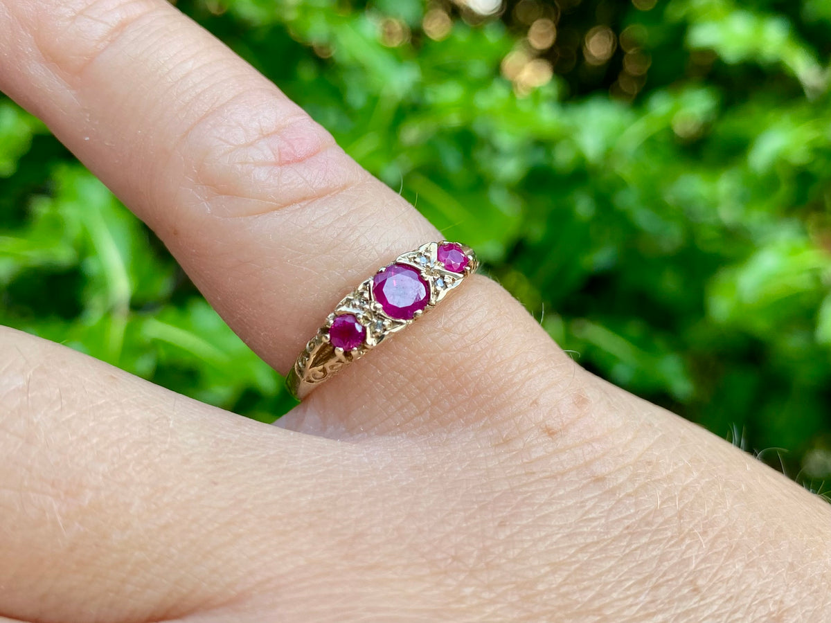 Vintage 9ct Gold Ruby & Diamond Ring