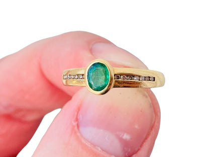 18ct Gold Emerald & Diamond Ring