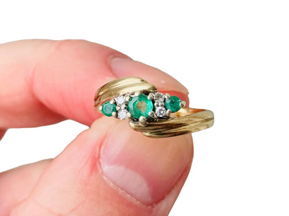 Vintage 9ct Gold Emerald & Diamond Ring