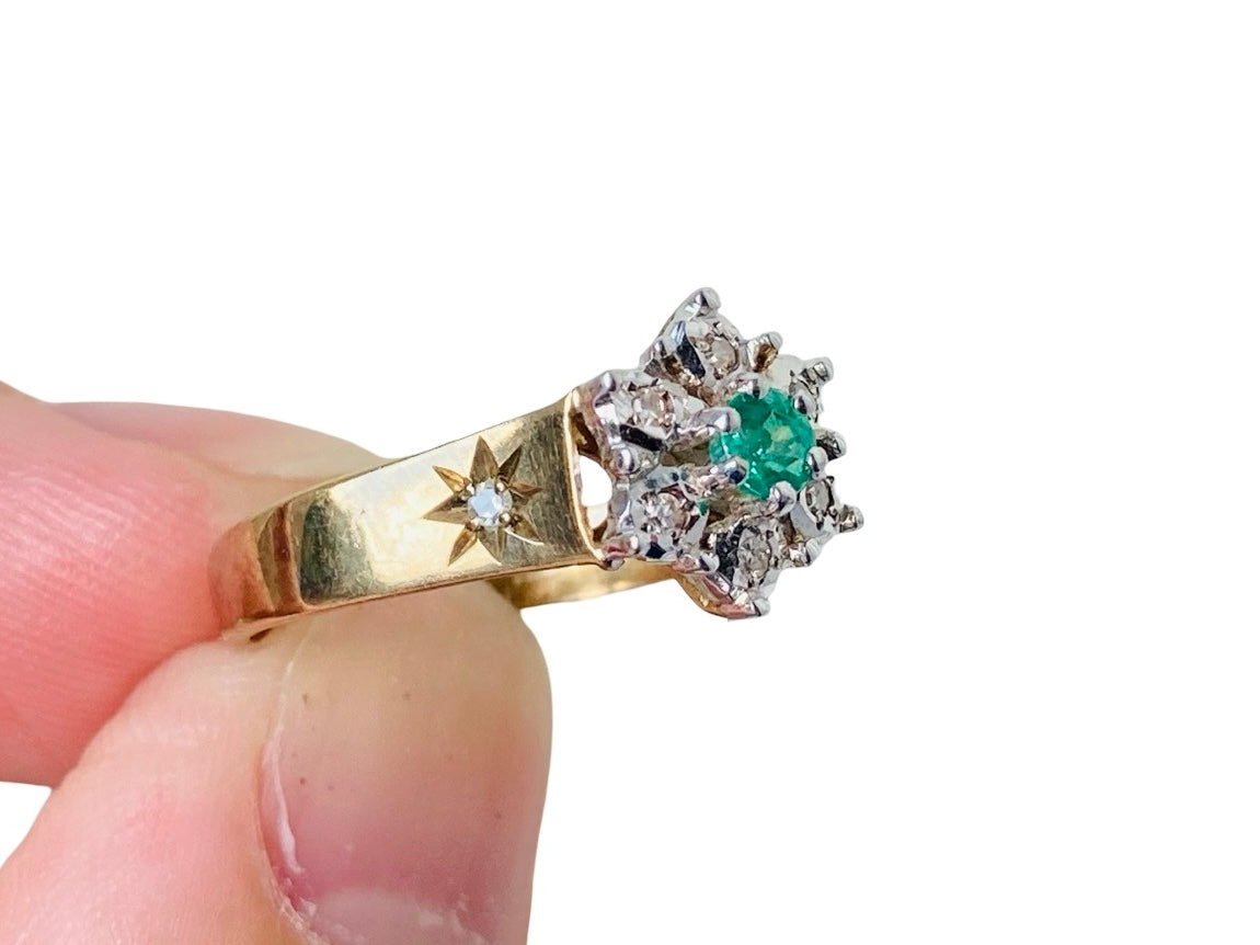 Vintage 9ct Gold Emerald & Diamond Ring