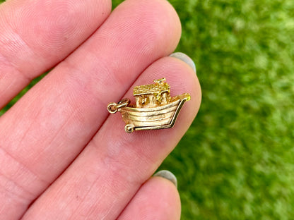 Vintage 9ct Gold Opening Noah's Ark Pendant