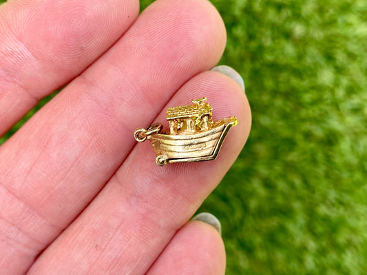 Vintage 9ct Gold Opening Noah's Ark Pendant