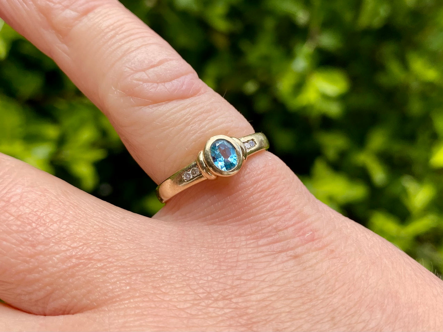 9ct Gold Topaz & Diamond Ring