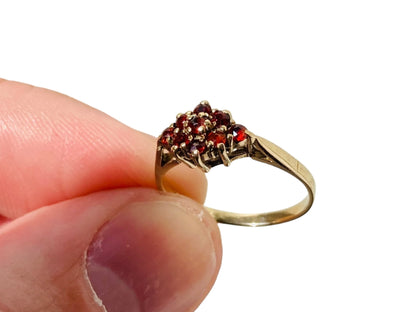 Vintage 9ct Gold Garnet Ring