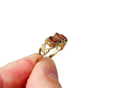 9ct Gold Garnet Ring