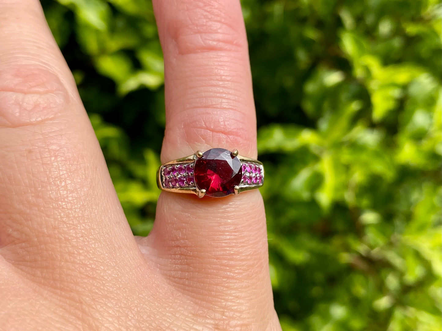 9ct Gold Rhodolite Garnet & Pink Ruby Ring