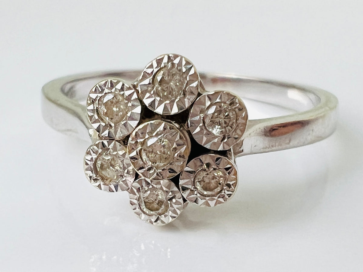 9ct Gold Diamond Daisy Ring