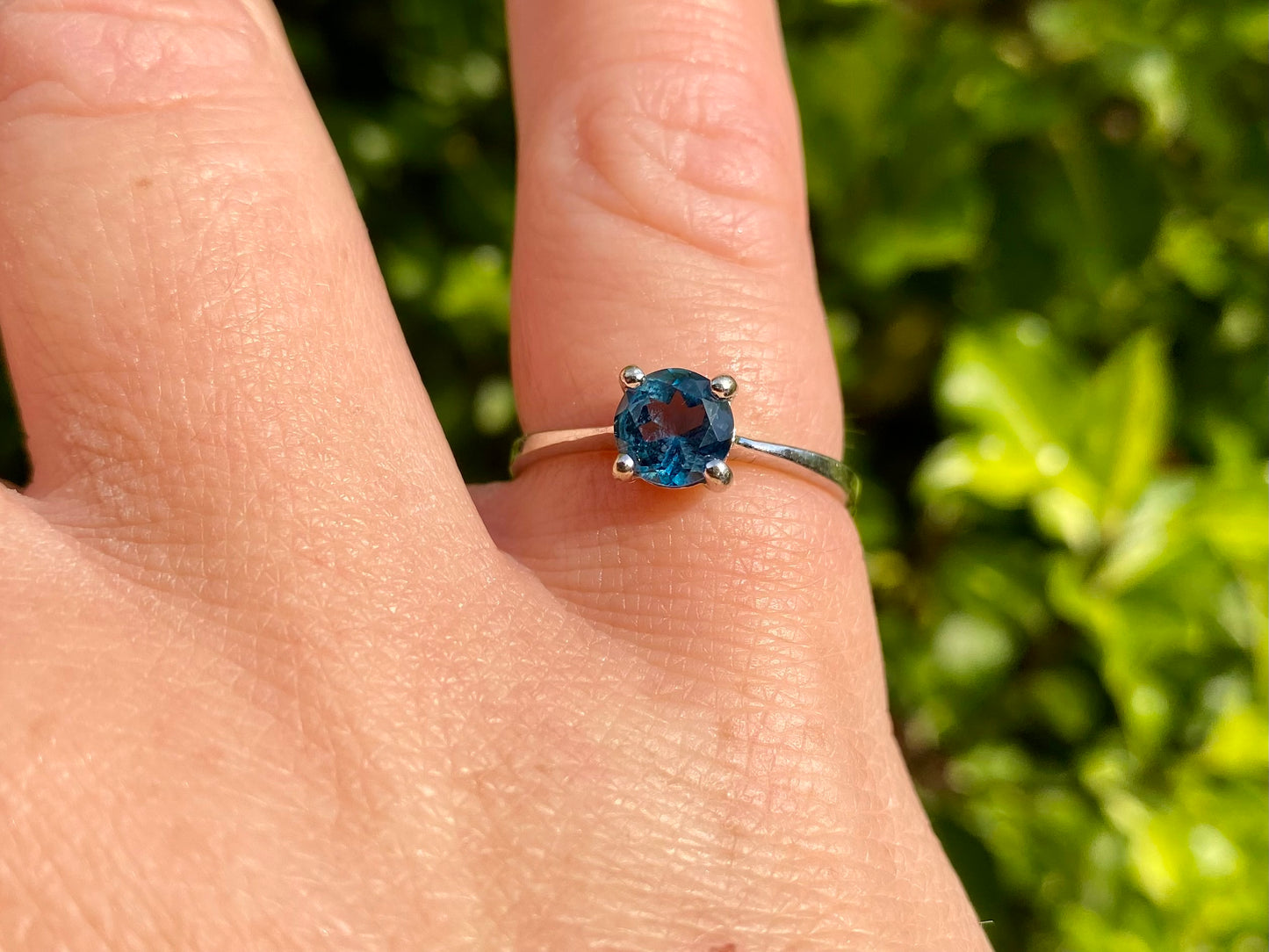 9ct Gold London Blue Topaz Ring