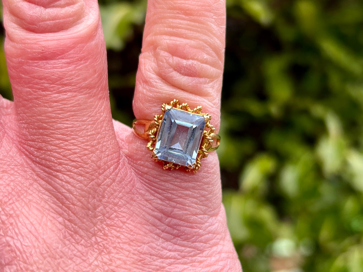 Vintage 18ct Gold Aquamarine Ring
