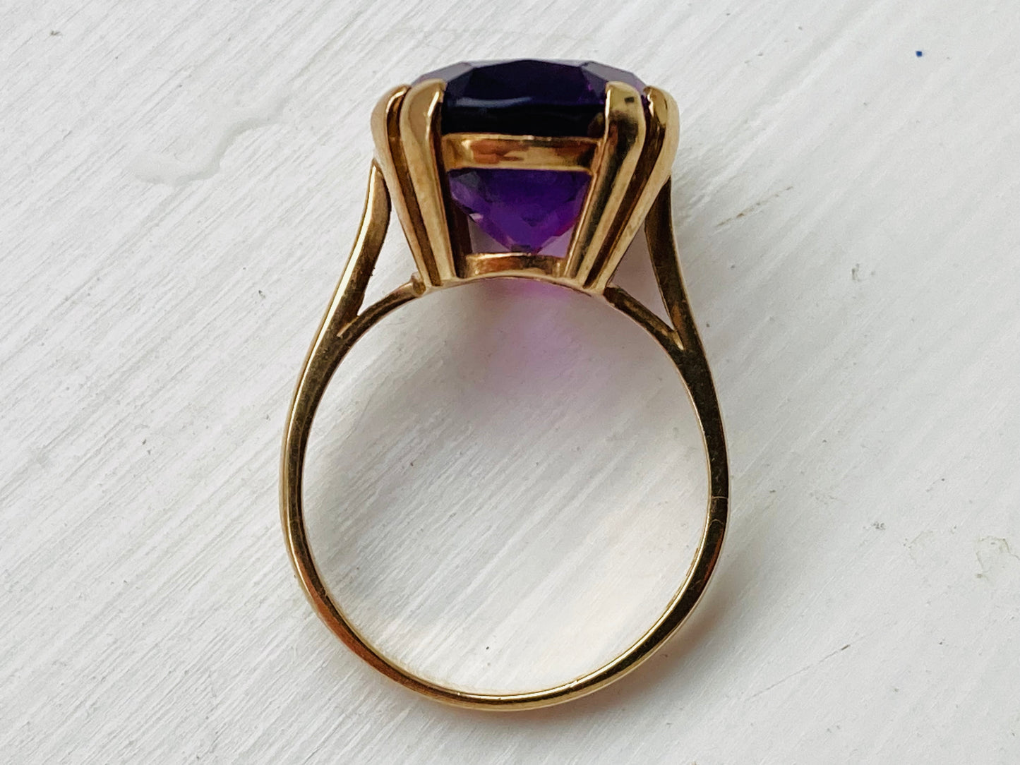 9ct Gold Amethyst Ring