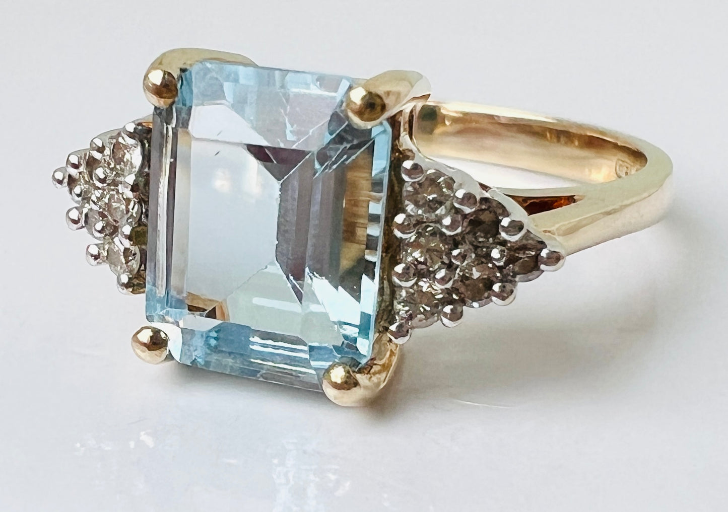 Vintage 9ct Gold Topaz & Diamond Ring
