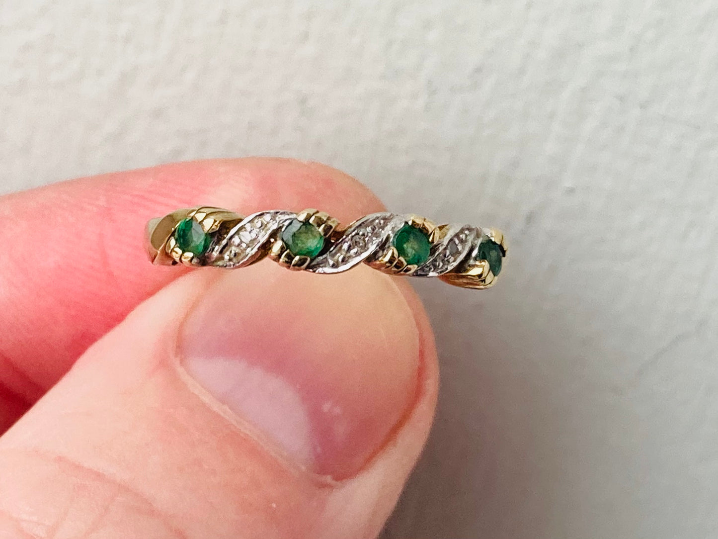 9ct Gold Emerald & Diamond Ring