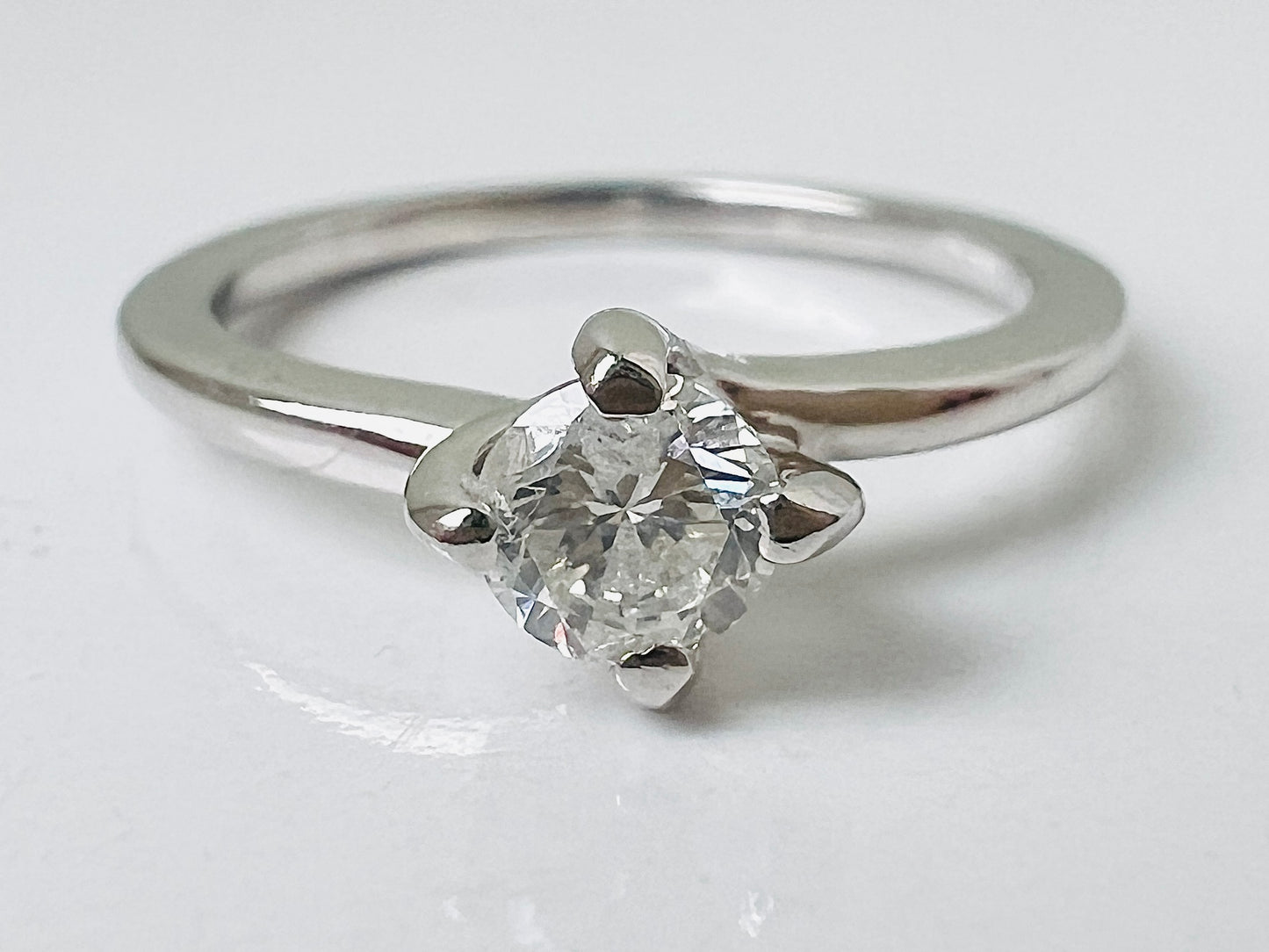 18ct Gold Diamond Solitaire Ring