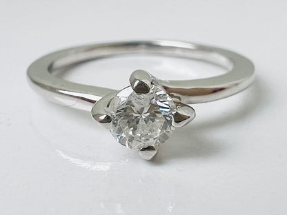 18ct Gold Diamond Solitaire Ring