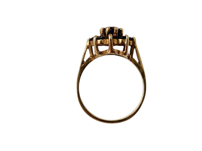 Vintage 9ct Gold Garnet Daisy Ring