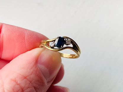 9ct Gold Sapphire & Diamond Ring