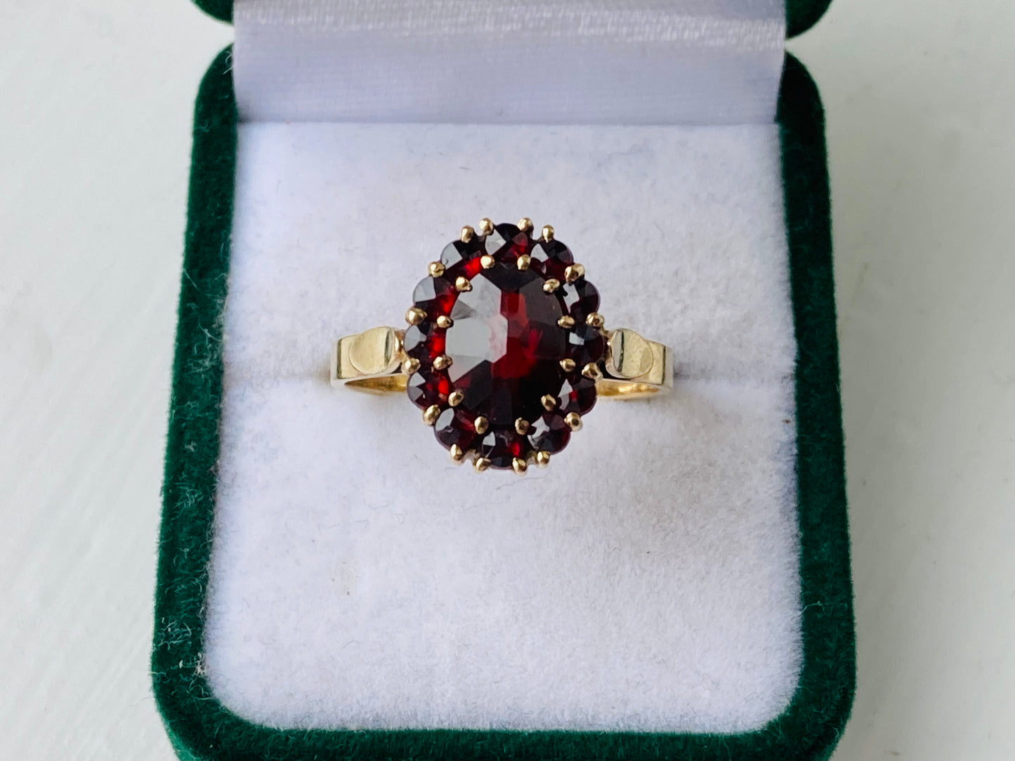 Vintage 9ct Gold Garnet Ring